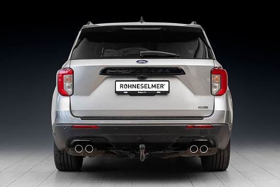 Ford Explorer 10 of 27