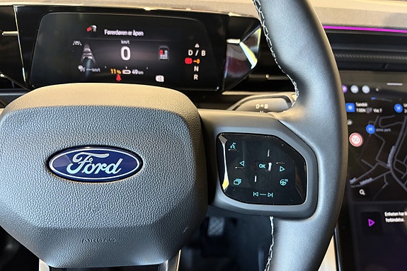 Ford Explorer 23 of 30