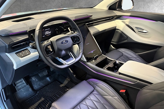 Ford Explorer 11 of 30