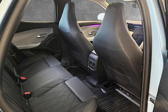 Ford Explorer 16 of 30