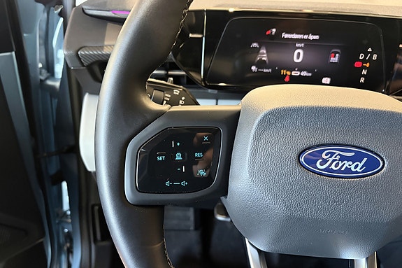 Ford Explorer 26 of 30