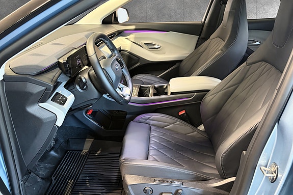 Ford Explorer 13 of 30