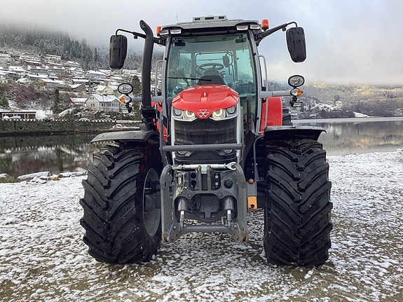 Massey Ferguson 6S.180 Dyna-VT Exclusive 5 of 16