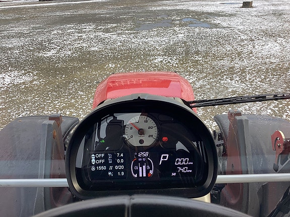 Massey Ferguson 6S.180 Dyna-VT Exclusive 13 of 16