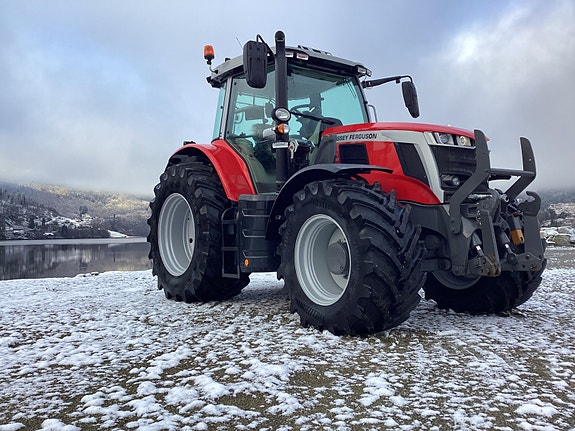 Massey Ferguson 6S.180 Dyna-VT Exclusive 2 of 16