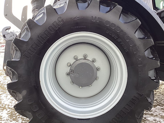Massey Ferguson 6S.180 Dyna-VT Exclusive 12 of 16