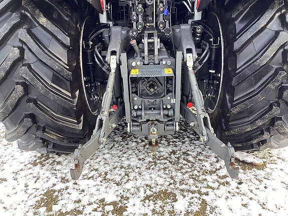 Massey Ferguson 6S.180 Dyna-VT Exclusive 16 of 16