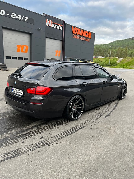 BMW 520d 4 of 14