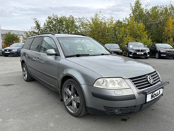 Volkswagen Passat 2 of 30