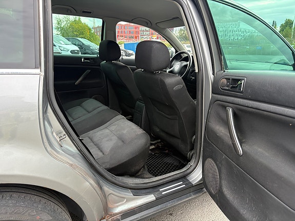 Volkswagen Passat 29 of 30