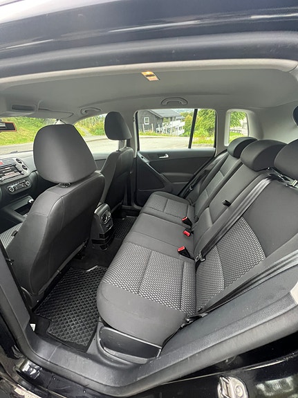 Volkswagen Tiguan 10 of 14
