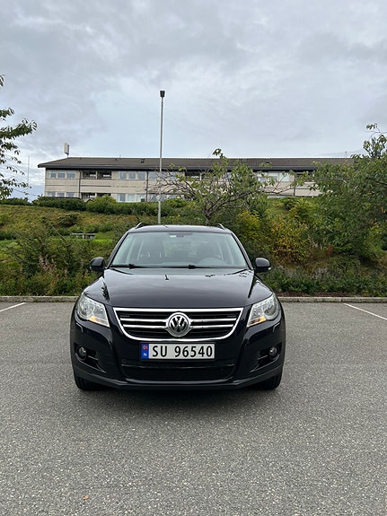 Volkswagen Tiguan 2 of 14