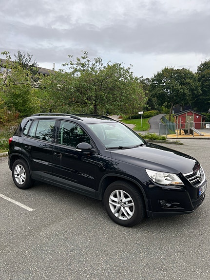 Volkswagen Tiguan 3 of 14