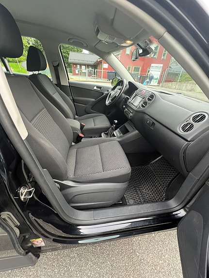 Volkswagen Tiguan 12 of 14