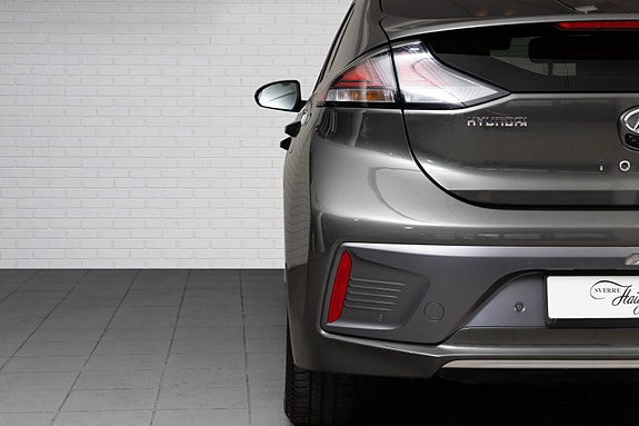 Hyundai IONIQ 8 of 29