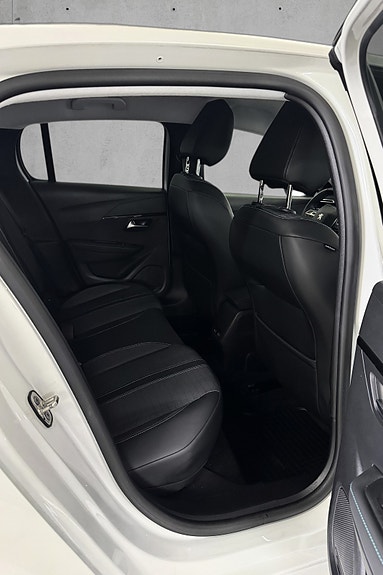 Peugeot 208 20 of 30