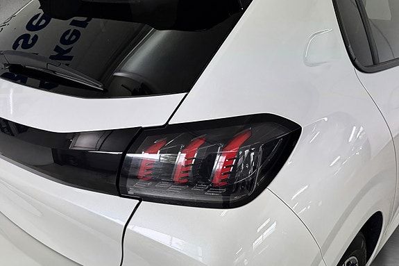 Peugeot 208 16 of 30