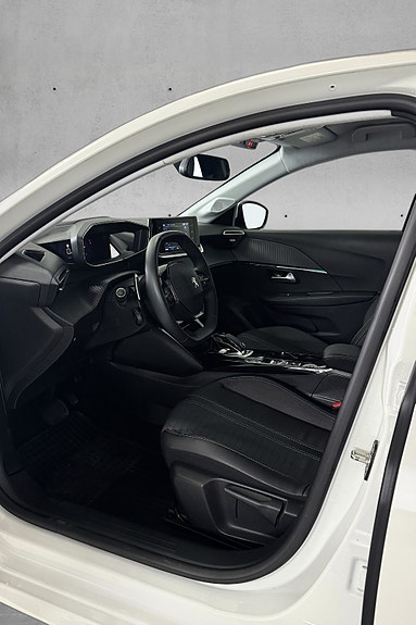 Peugeot 208 25 of 30