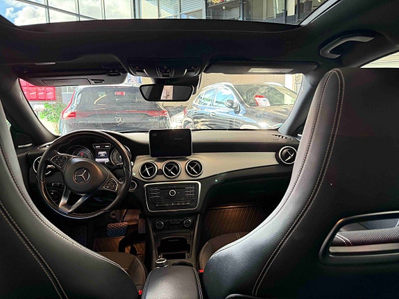Mercedes-Benz CLA180 14 of 30