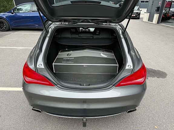 Mercedes-Benz CLA180 8 of 30