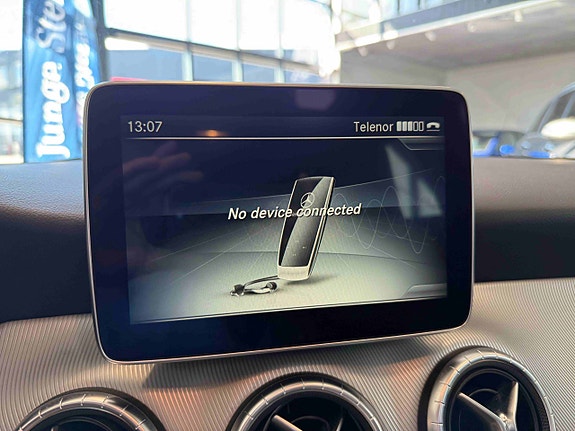 Mercedes-Benz CLA180 26 of 30