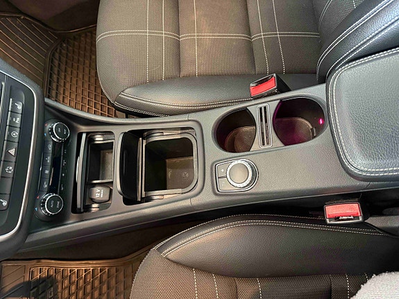 Mercedes-Benz CLA180 19 of 30