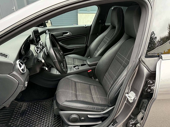 Mercedes-Benz CLA180 11 of 30