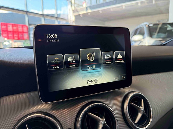 Mercedes-Benz CLA180 25 of 30