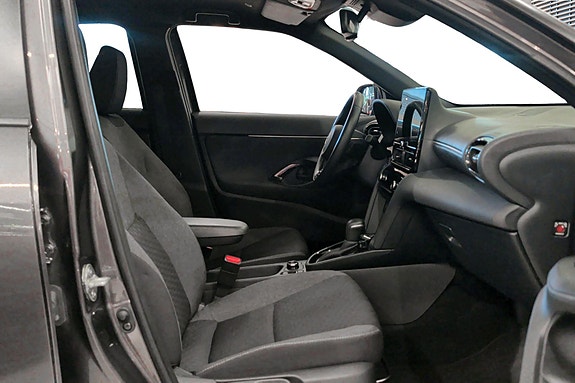 Toyota Yaris Cross 16 of 21