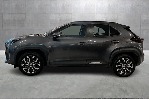 Toyota Yaris Cross 2 of 21