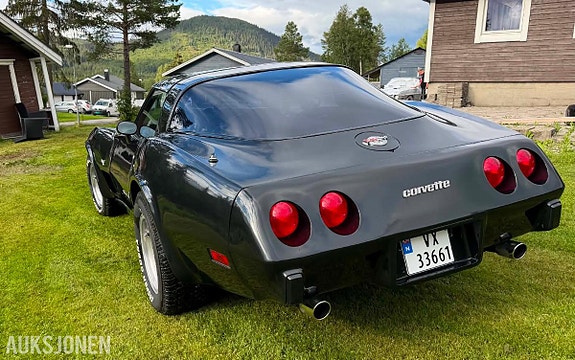 Chevrolet Corvette 5 of 23