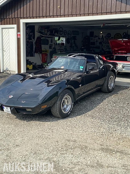 Chevrolet Corvette 23 of 23
