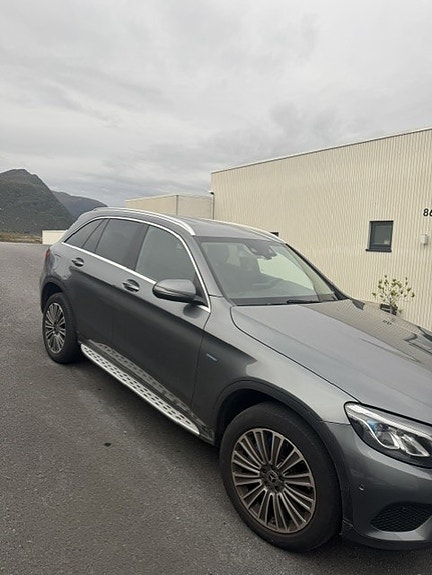 Mercedes-Benz GLC350 e 3 of 19