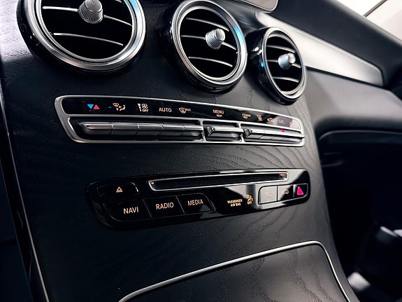 Mercedes-Benz GLC350 e 15 of 19