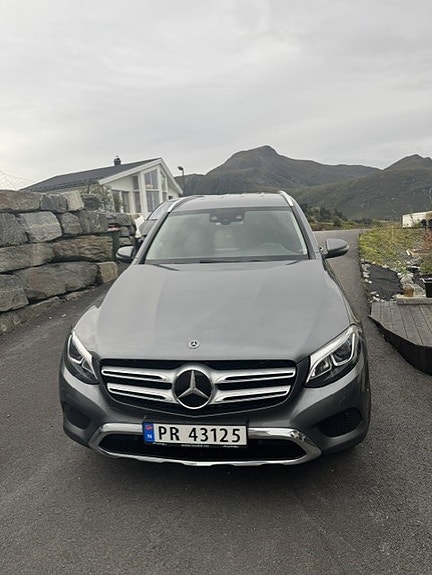 Mercedes-Benz GLC350 e 2 of 19