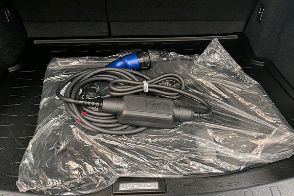 Lexus UX300e 19 of 20