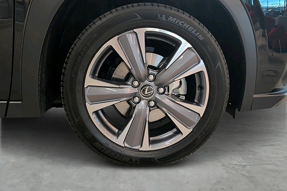 Lexus UX300e 20 of 20