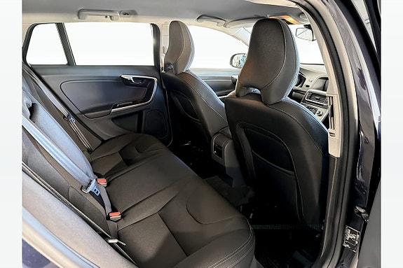 Volvo V60 12 of 13