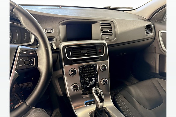 Volvo V60 9 of 13