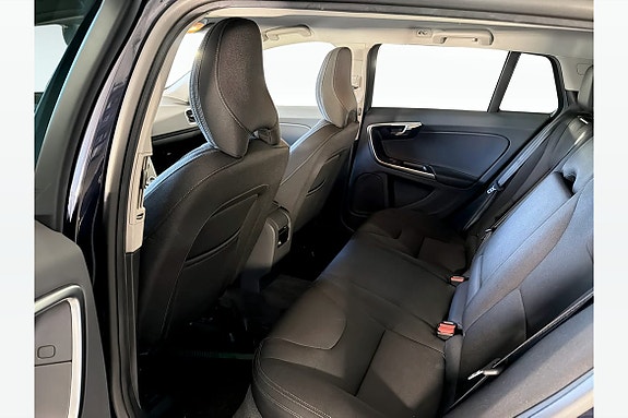 Volvo V60 11 of 13