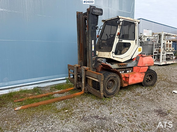 Toyota 5FD70 gaffeltruck med hev og senk på hytta 2 of 30
