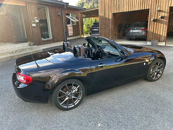 Mazda MX-5 8 of 10