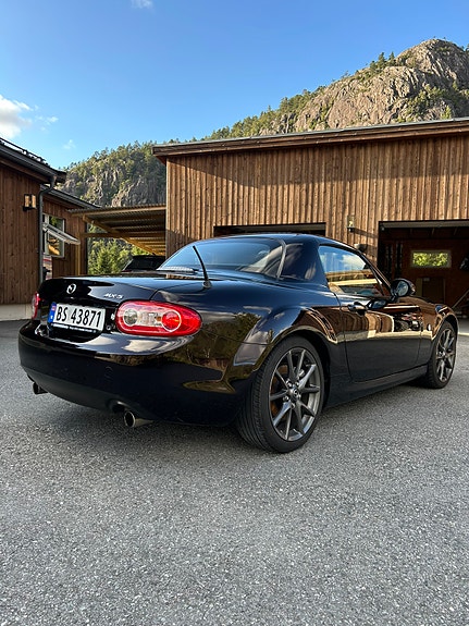 Mazda MX-5 4 of 10