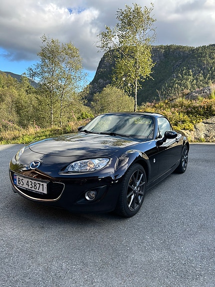 Mazda MX-5 2 of 10
