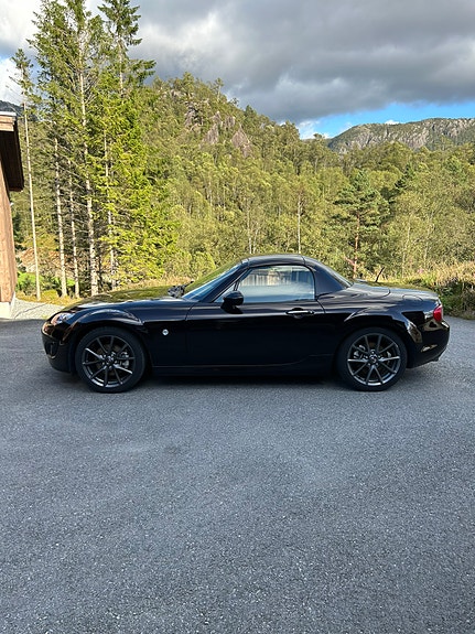 Mazda MX-5 6 of 10