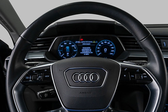 Audi e-tron 17 of 27