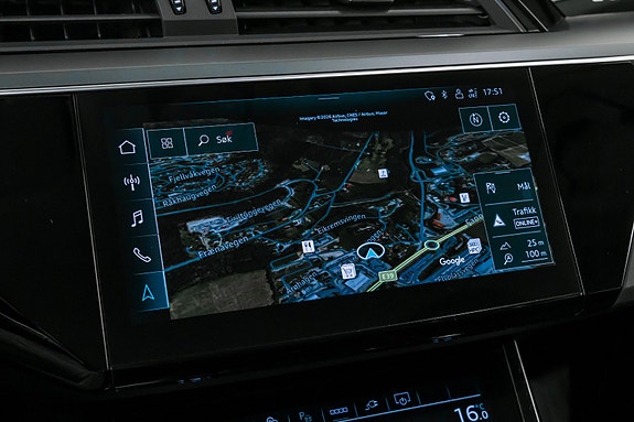 Audi e-tron 13 of 27