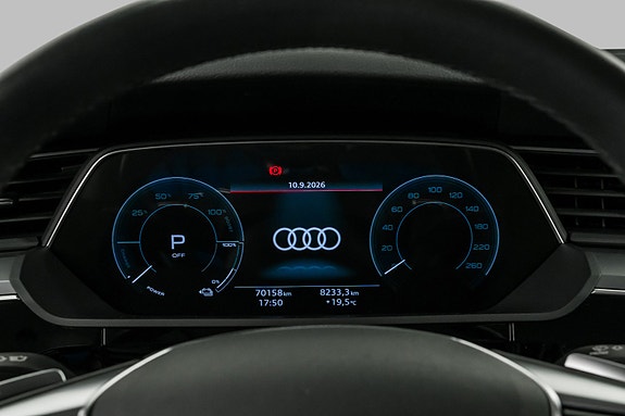 Audi e-tron 12 of 27