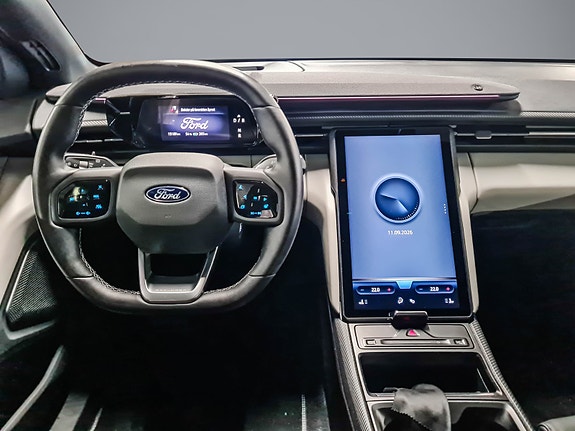 Ford Explorer 12 of 26