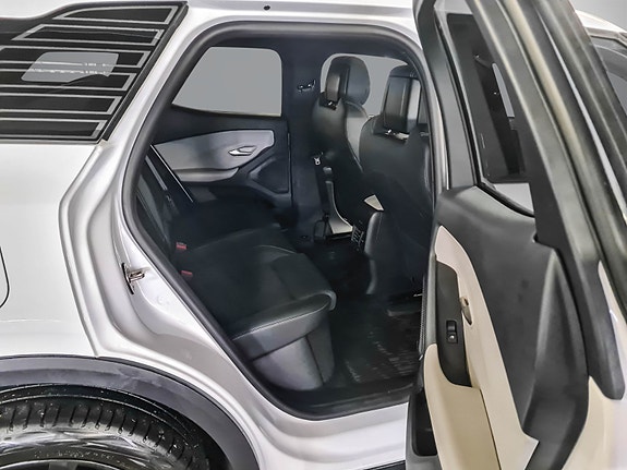 Ford Explorer 20 of 26